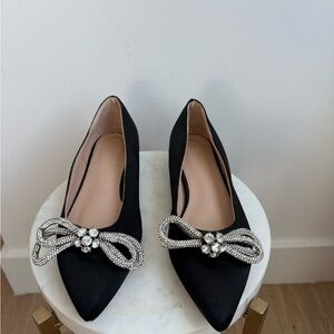 Elegant Black Women's Shoes with Rhinestone Bow - Size 8